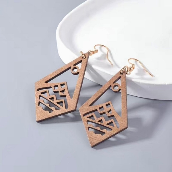 Wooden Rhombas mountain Earrings - Picture 2 of 2